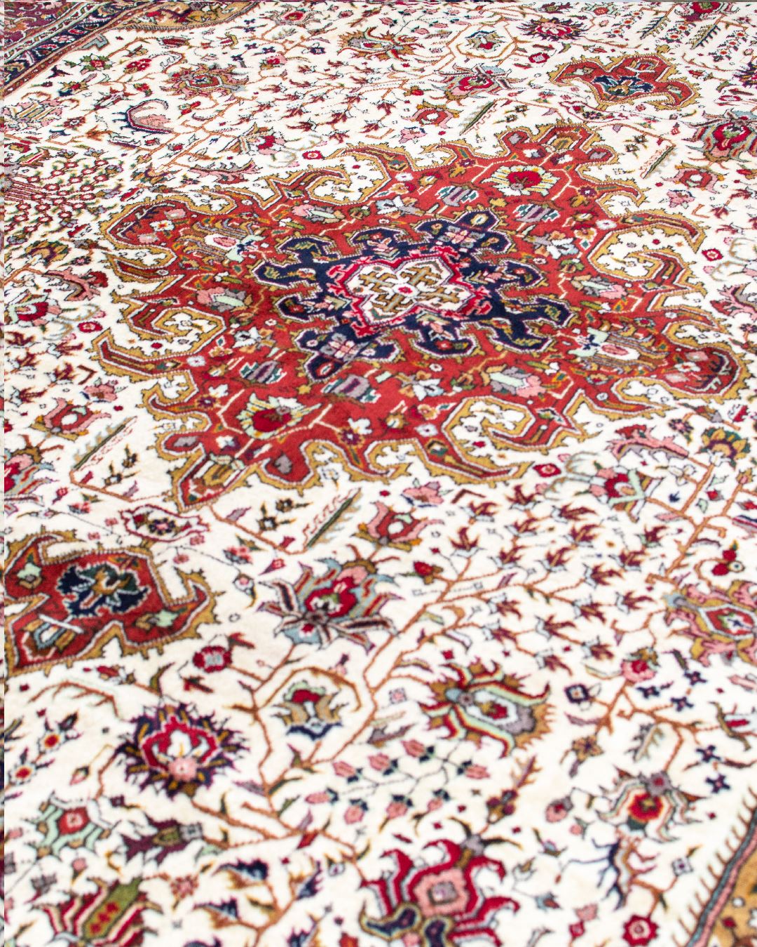 فرش ۹ متری قبا آذرشهر (در حد نو) - Image 5